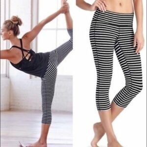 Athleta Chatarunga Wunder Stripe Crop Leggings XXS